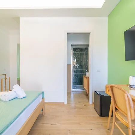 Mensos Гостьовий будинок 4*