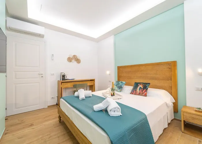 Mensos Гостьовий будинок 4*